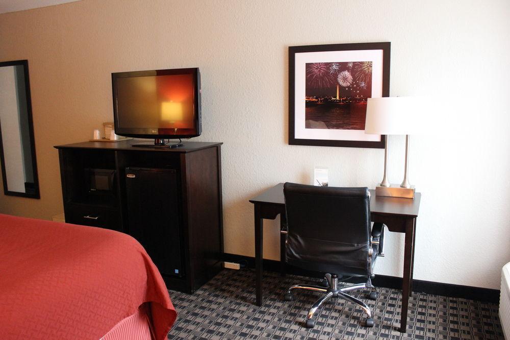 Quality Inn Near Potomac Mills Woodbridge Extérieur photo