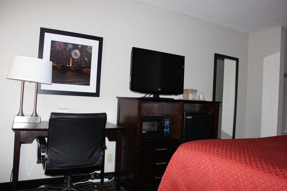 Quality Inn Near Potomac Mills Woodbridge Extérieur photo